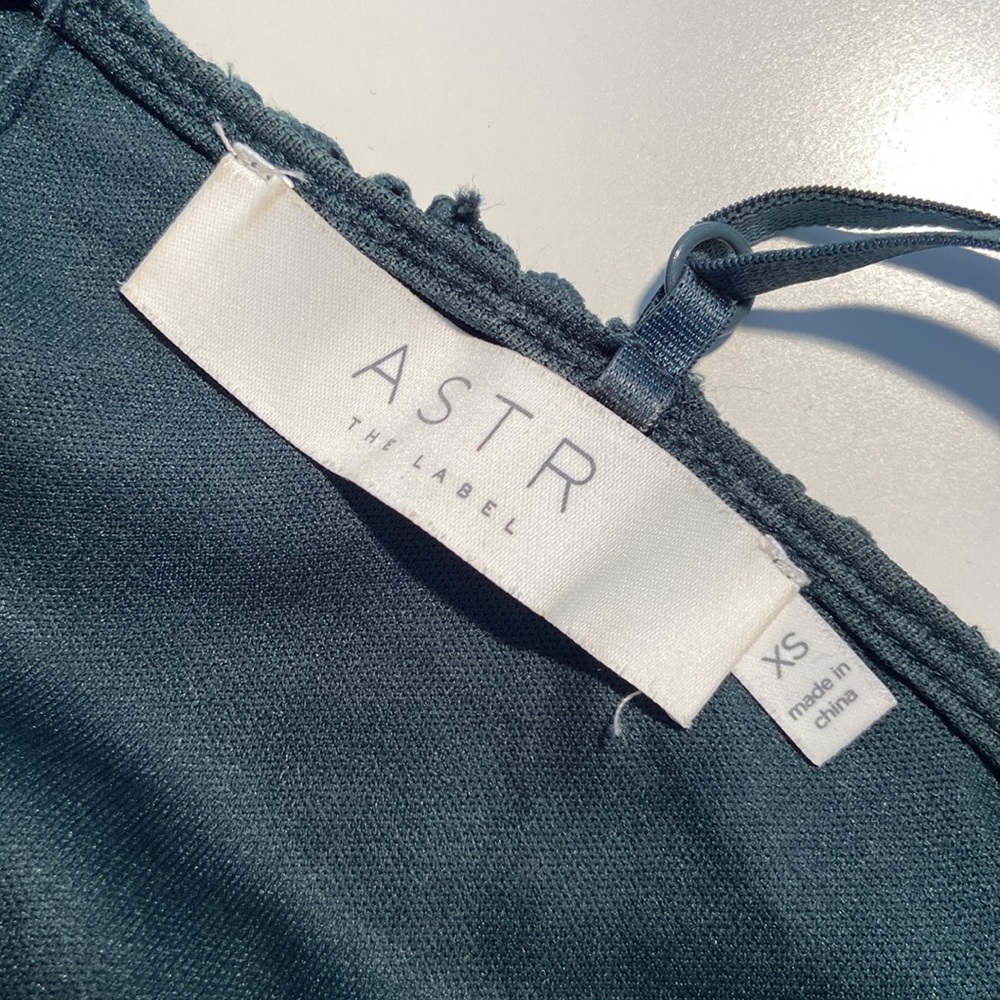ASTR The Label Green Lace Dress - Picture 12 of 14